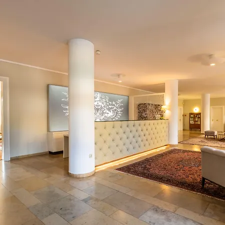 슐로스호텔 바드 노이슈타트 호텔 4*