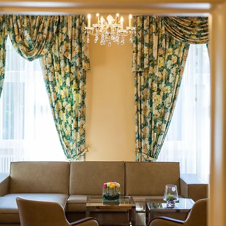 슐로스호텔 바드 노이슈타트 4*